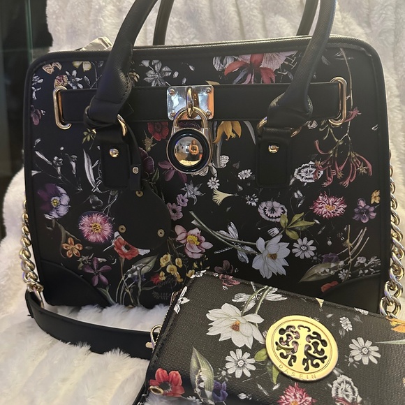 Handbags - Hand Bags